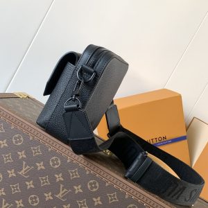 Alternative view of • Cowhide leather • Cowhide leather trim • Fabric lining • Metal hardware • Metal LV monogram • Zipper closure • Front flap with magnetic snap • Strap: Detachable, adjustable • Strap drop: 164 cm • Strap drop max: 63.0 cm